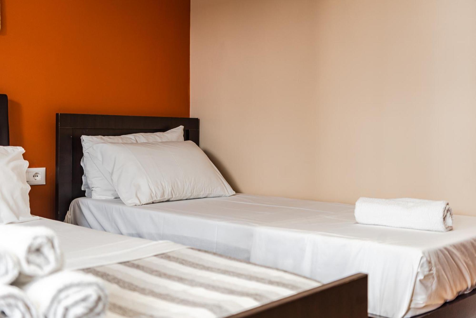 Melon Apartments Vlorë Esterno foto