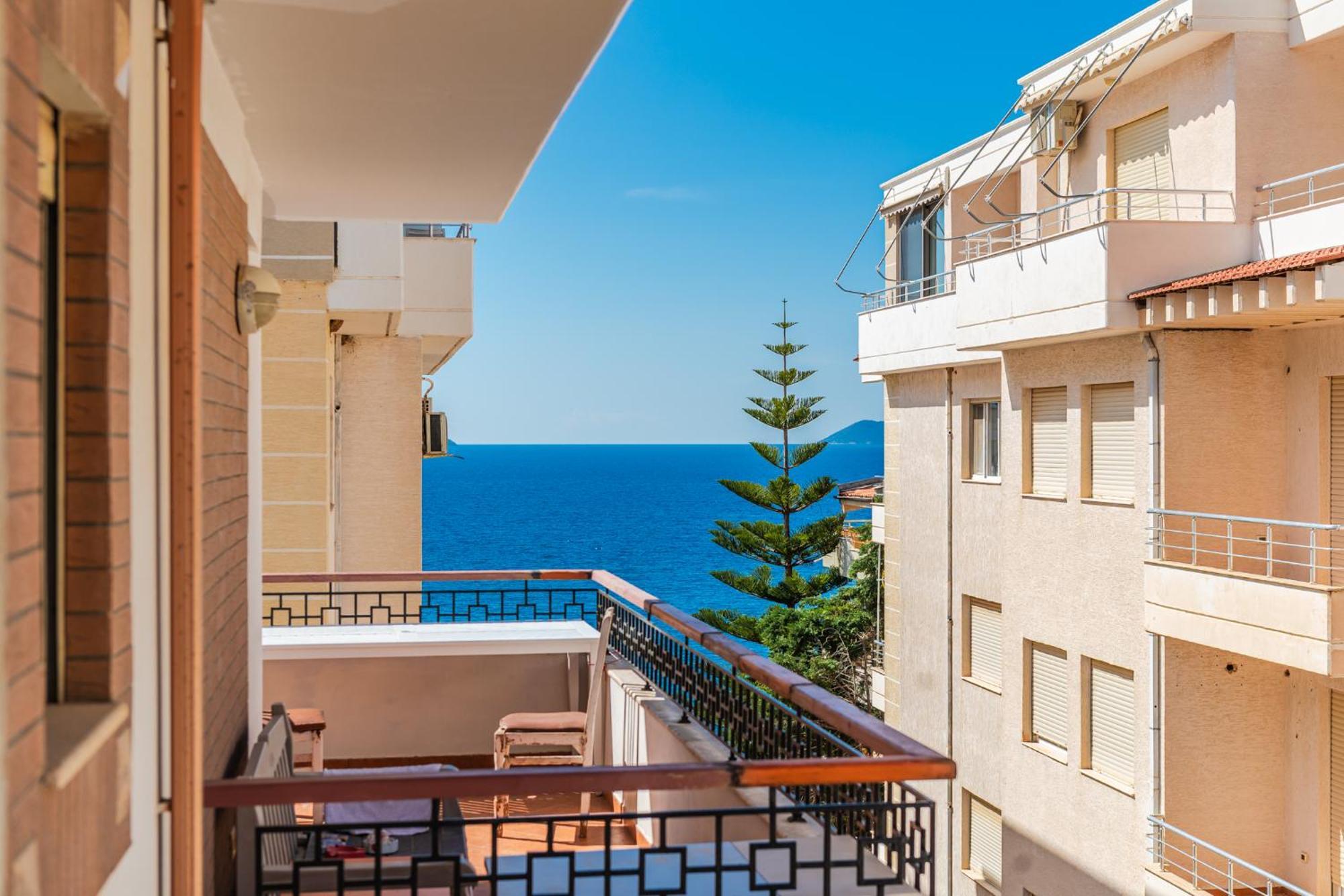 Melon Apartments Vlorë Esterno foto