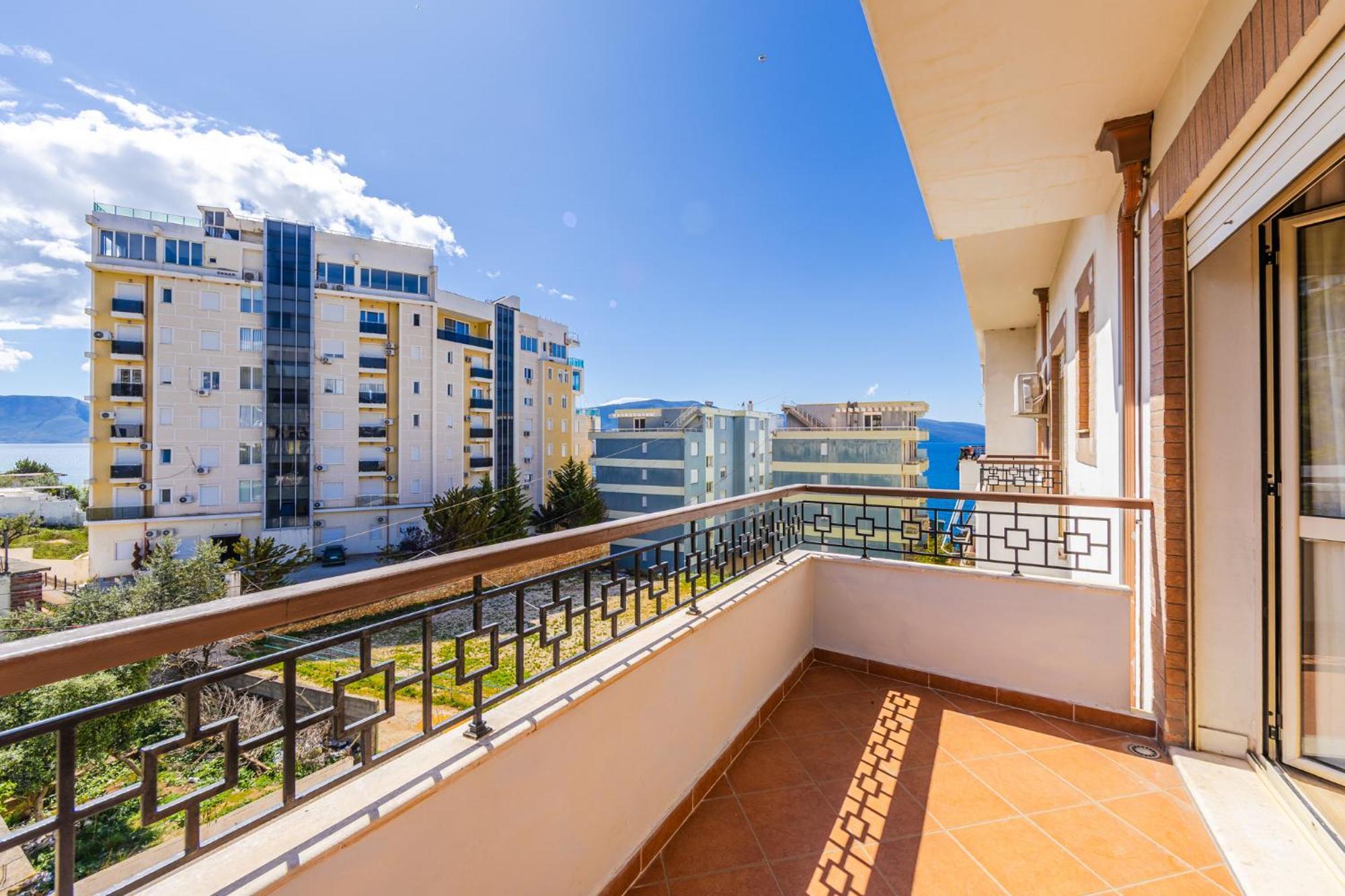 Melon Apartments Vlorë Esterno foto