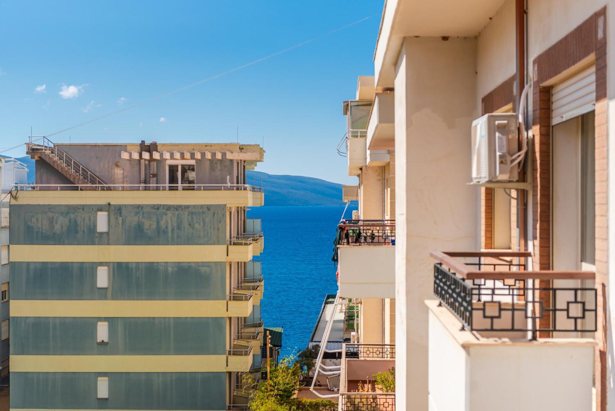Melon Apartments Vlorë Esterno foto