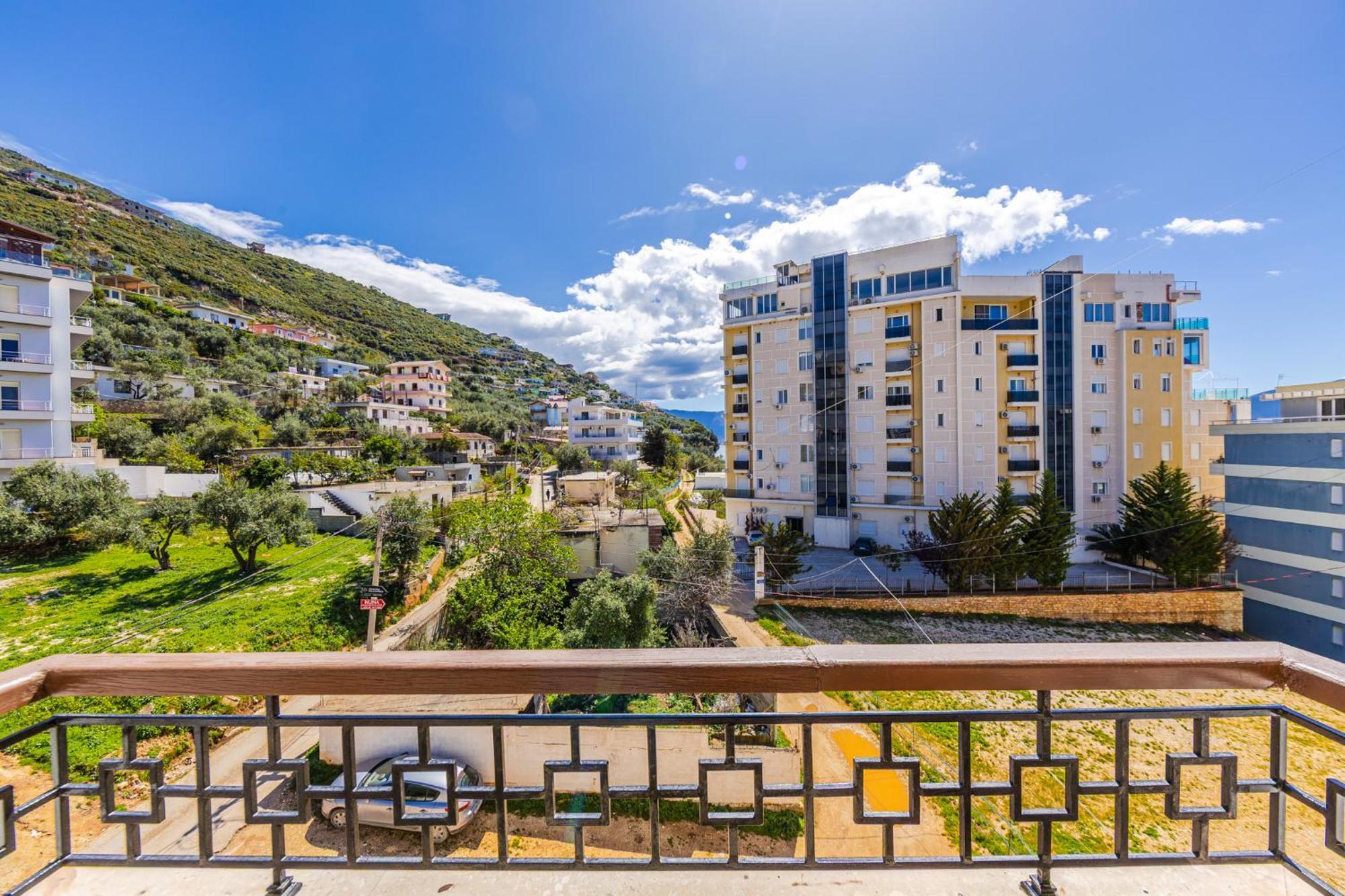 Melon Apartments Vlorë Esterno foto