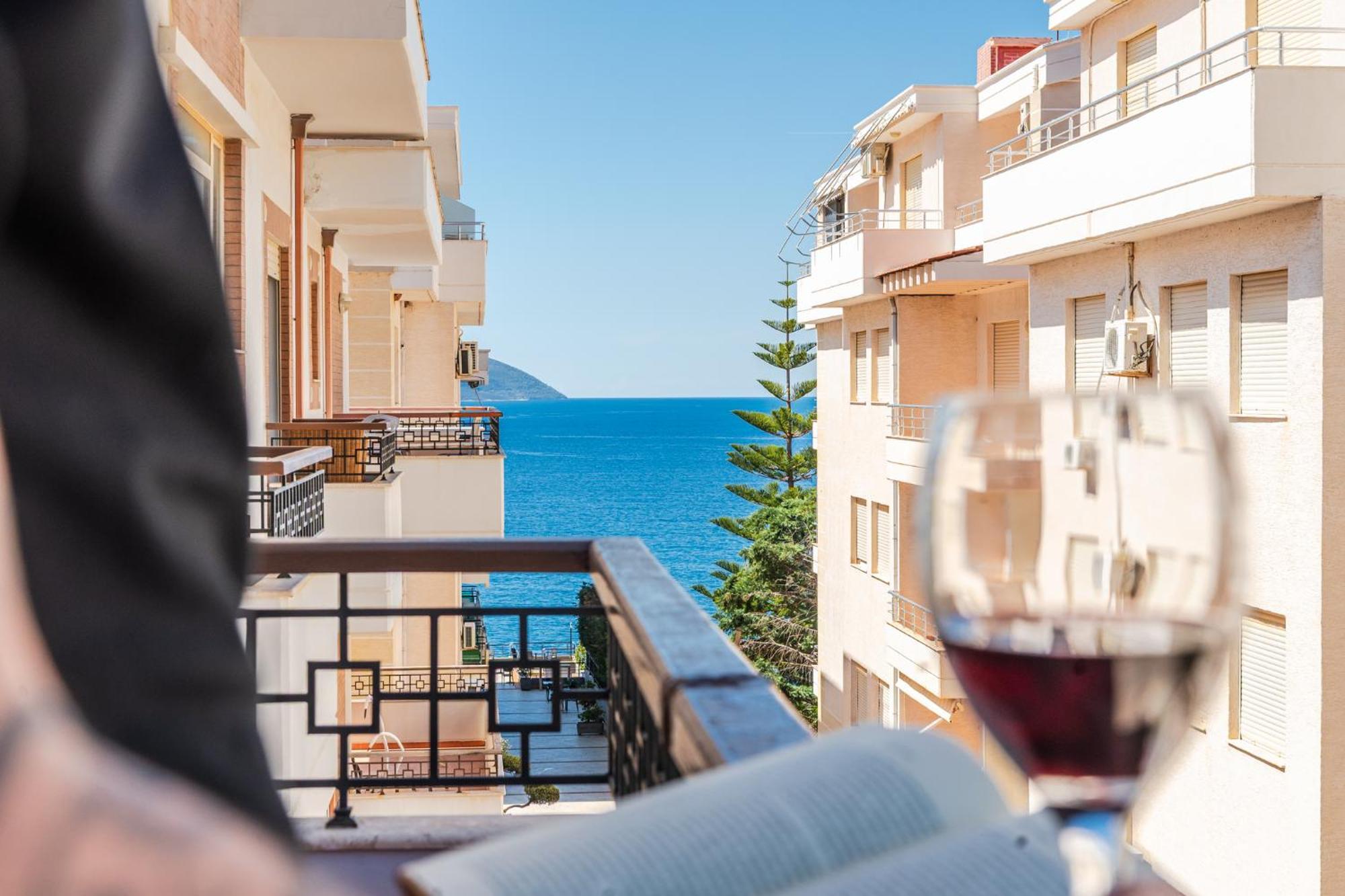 Melon Apartments Vlorë Esterno foto