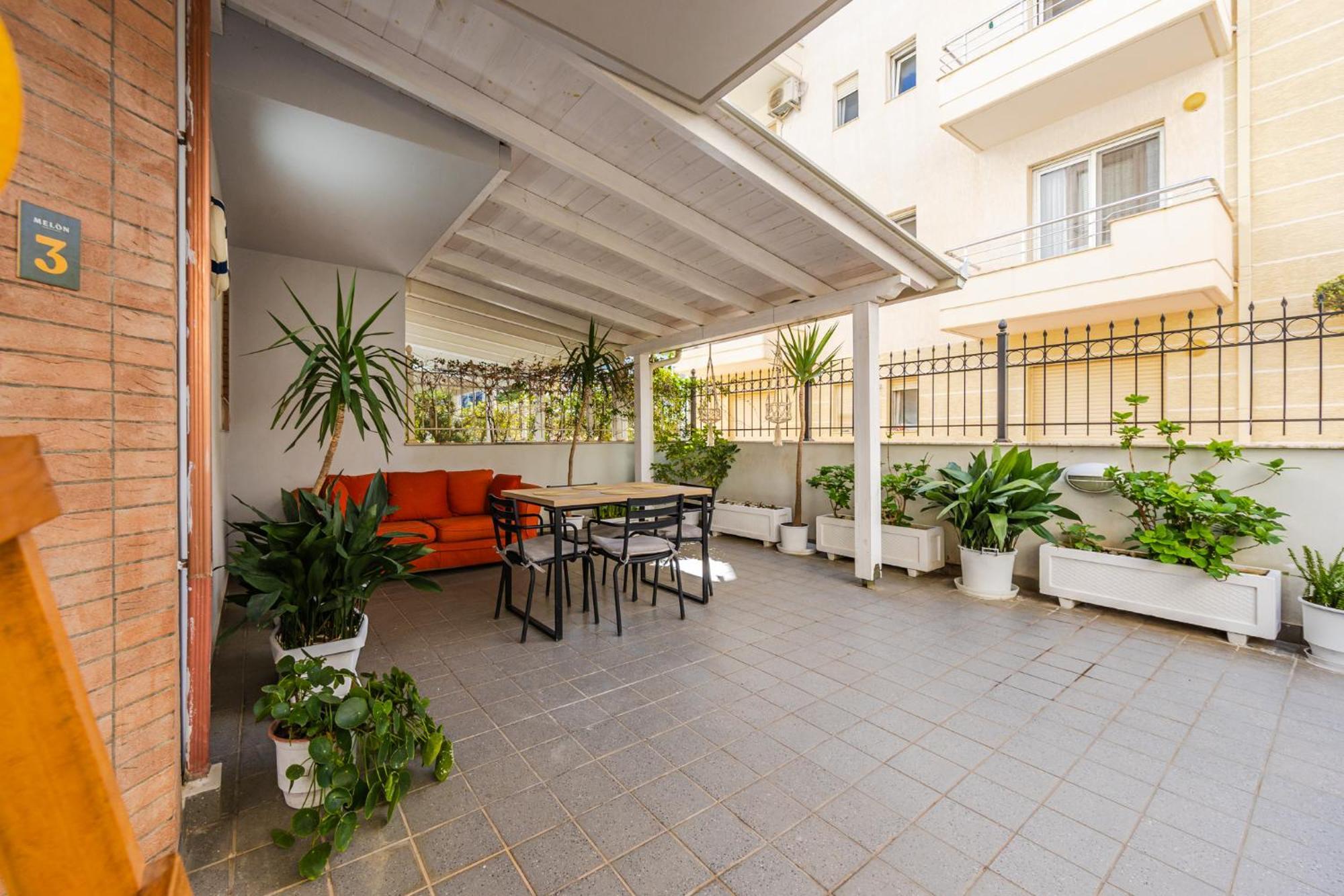Melon Apartments Vlorë Esterno foto